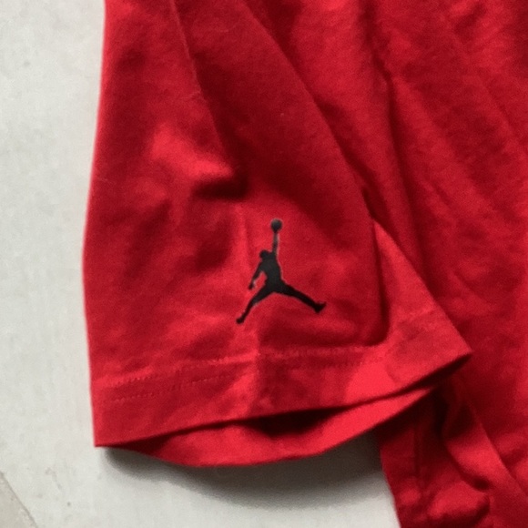 Air Jordan Red t-shirt size 12 youth - Picture 4 of 4
